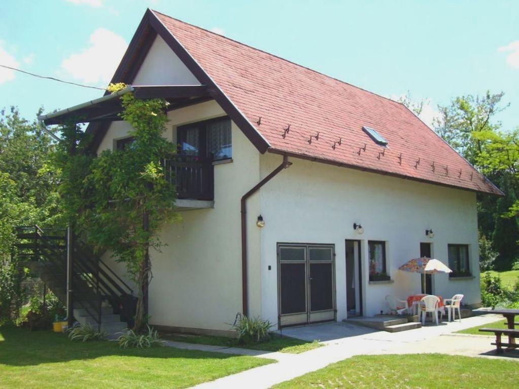 Gyongyvirag Vendeghaz Apartment Balatonboglár Стая снимка