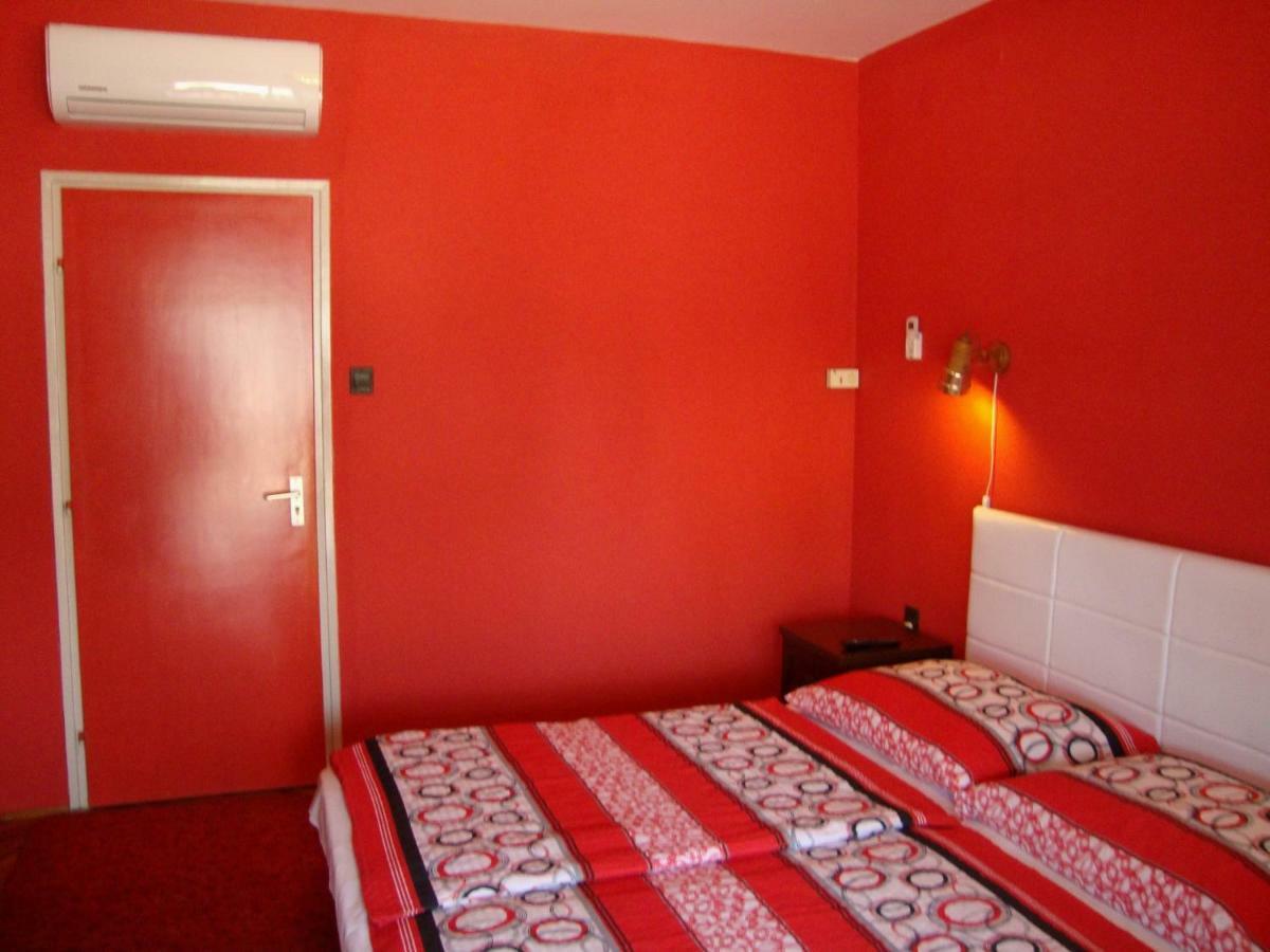 Gyongyvirag Vendeghaz Apartment Balatonboglár Екстериор снимка