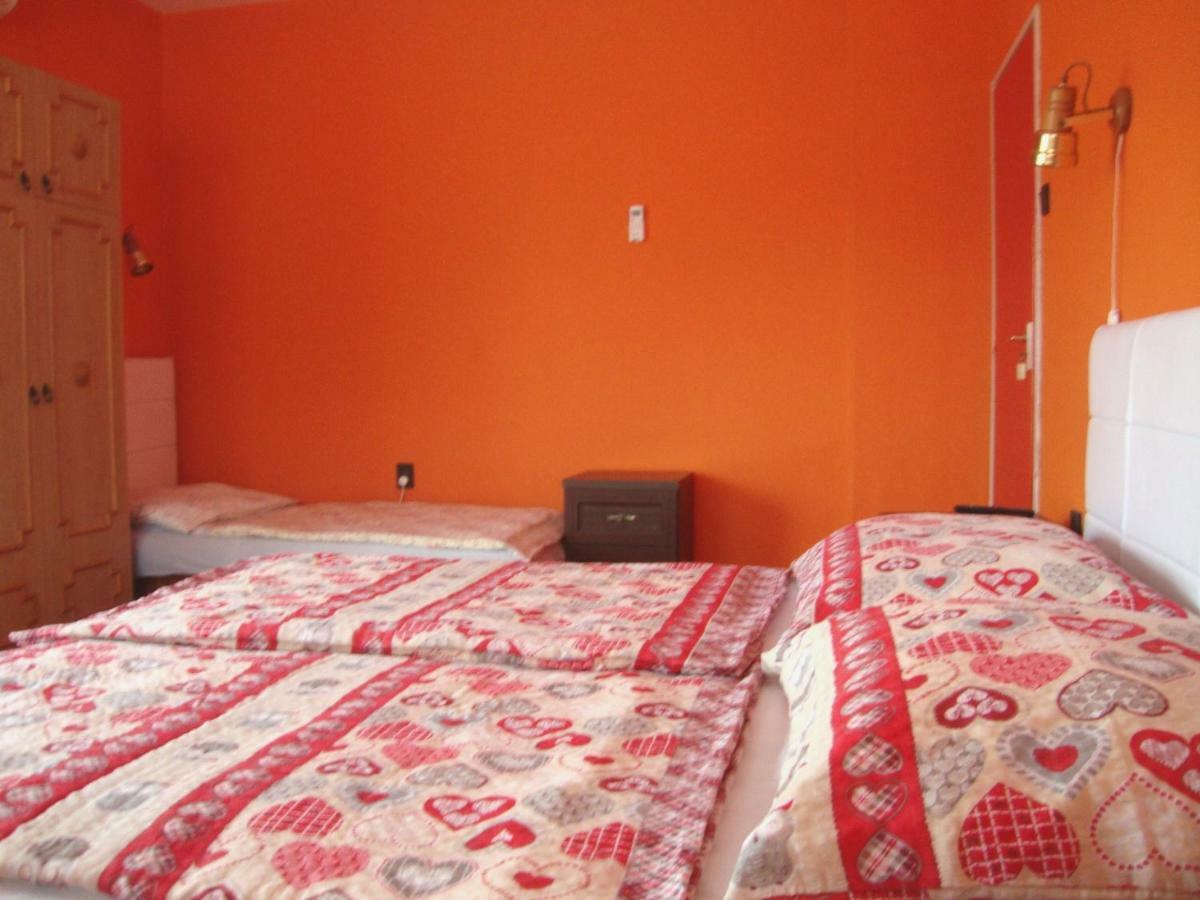 Gyongyvirag Vendeghaz Apartment Balatonboglár Екстериор снимка